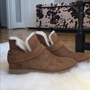Women’s UGG McKay Boots: Size 11
